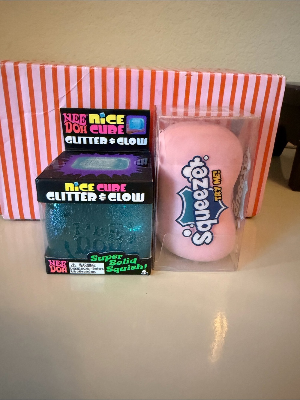 🩷🫧🫧NeeDoh Glitter & Glow Cube (blue) with Pink Squeezez Crunchy Soap Squishy!!🫧🩷